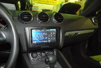 Установка Автомагнитола Pioneer AVH-P4100DVD в Audi TT