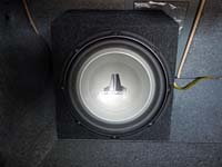 Установка Сабвуфер JL Audio 12W1v2-4 в BMW 325