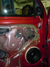 Установка Фронтальная акустика Morel Tempo 6 в Nissan Micra