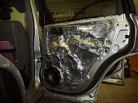 Установка Тыловая акустика DLS 426 в Nissan X-TRAIL