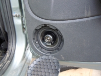 Установка Тыловая акустика Magnat Car Fit 132 в Renault Sandero