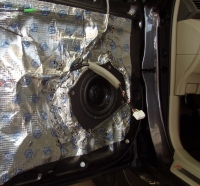 Установка Фронтальная акустика DLS Iridium 6.2i в Toyota Camry