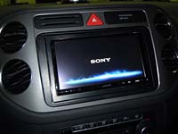 Установка Автомагнитола Sony XAV-E70BT в Volkswagen Tiguan
