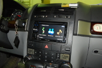 Установка Автомагнитола Pioneer AVIC-F900BT в Volkswagen Touareg